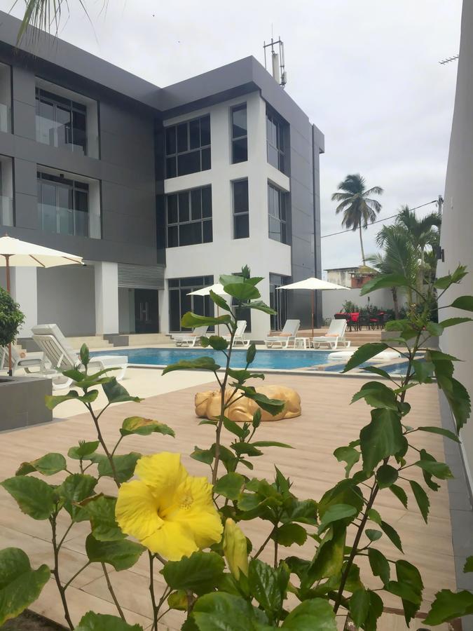 Fly Hotel Libreville Exteriör bild